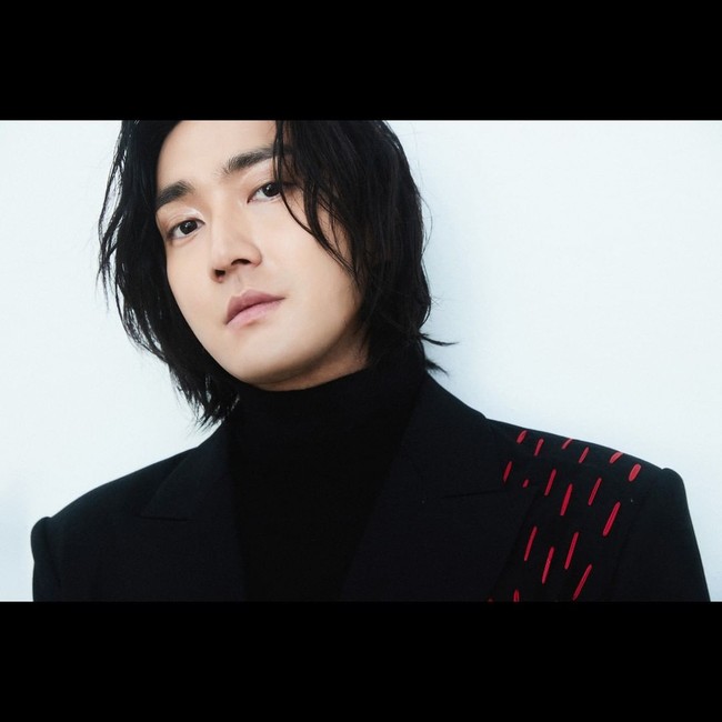 11. Siwon Super JuniorKetampanan Siwon membuatnya sangat populer di Indonesia hingga sering jadi bintang iklan produk lokal. Dalam daftar yang artis Asia tertampan 2022 ini ia menempati urutan 11.Foto: (dok. SM Entertainment)