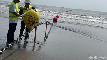 Bagi XL Axiata, keberadaan SKKL Echo ini akan memberikan kualitas jaringan dan layanan yang lebih baik bagi pelanggan dan masyarakat Indonesia dengan penambahan dan ketersediaan infrastruktur jaringan fiber optik yang menghubungkan ke jaringan global. Foto: Agus Tri Haryanto/Detikcom
