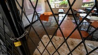 Sebuah sekolah pemerintah di Kolombo ditutup karena krisis ekonomi di Sri Lanka, Senin (20/6/2022). Krisis itu membuat negara tersebut menutup sekolah dan menghentikan layanan pemerintahan. (Ishara S. Kodikara/AFP)