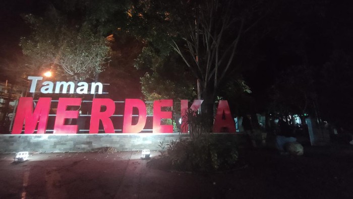 Taman Merdeka Depok yang viral jadi tempat anak muda mabuk-mabukan.