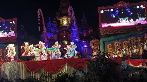 Tari Katak Ngongkek dibawakan oleh Gong Kebyar Anak-anak dari Sekaa Gong Buana Swara Murti, Banjar Ambengan, Desa Peguyangan Kangin, Denpasar Utara, Kamis (23/6/2022)