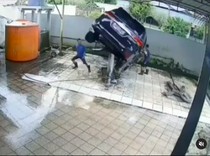 Sering Cuci Mobil Hidrolik? Waspada Bisa Merusak Bagian Ini