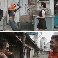 Dalam video prewedding berdurasi 43 detik itu Luthfi terlihat memakai kostum Spiderman dan akting berlari. Ia kemudian membuka topeng ketika bertemu dengan Dini. Setelah bertemu dengan Dini, keduanya berjalan bersama lalu tiba-tiba Luthi loncat bak Spiderman. Cape ah kena take down mulu🥺 kalo kalian pengen konsep apa?🤣 #prewedding, tulis akun @badlanbamon lagi dalam unggahannya. Foto: Dok. TikTok @badlanbamon.