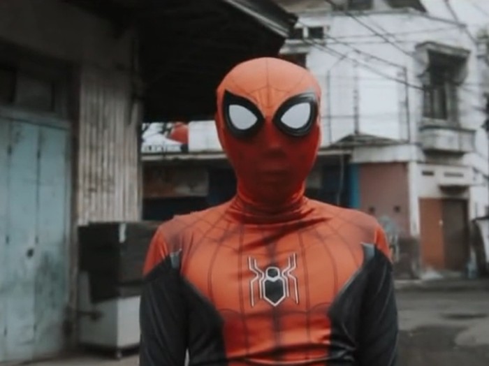 Viral video sinematik prewedding usung tema Spiderman. Viral video sinematik prewedding usung tema Spiderman.