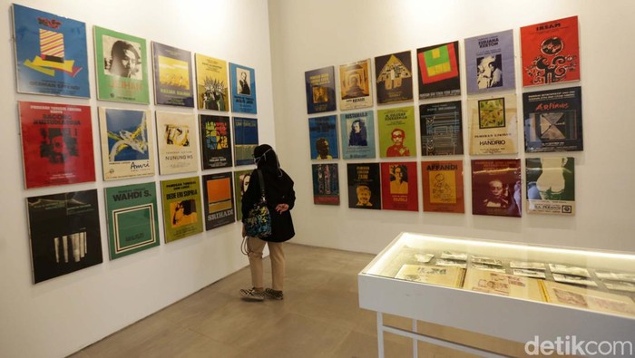 Yuk! Belajar dari Pameran Arsip Koleksi Dewan Kesenian Jakarta Taman Ismail Marzuki, Jakarta, mulai dibuka secara bertahap. Salah satunya Gedung Panjang, yang kini tengah menggelar pameran Pameran Arsip koleksi Dewan Kesenian Jakarta.