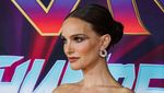 Tatap Mata, Senyum dan Postur Sempurna Natalie Portman