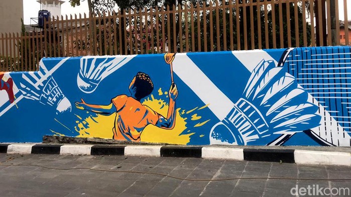 Asyik! Sukabumi Punya Spot Foto Baru Nih, Di Sini Lokasinya Mural menghiasi kawasan terintegrasi Alun-alun Kota Sukabumi dan Lapang Merdeka. Mural warna-warni itu jadi spot baru untuk berswafoto. Ini penampakannya.