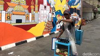 Selain itu untuk memberikan wadah berekspresi bagi kalangan milenial yang mempunyai bakat menggambar, mura ini juga menghilangkan kesan negatif di kawasan tersebut.