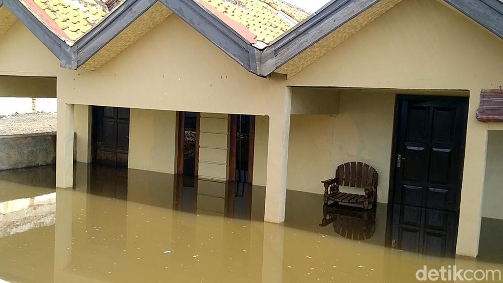Penampakan Banjir Pekalongan Dampak Tanggul Dijebol Rob
