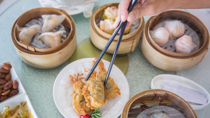 Pria Ini Merasa Diusir Saat Makan Dimsum, Padahal Waktu Makan Belum Habis