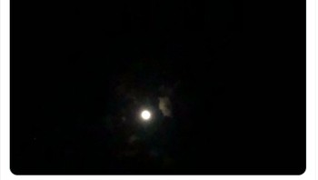 Semua netizen banyak yang sengaja bangun sejak sebelum subuh untuk memotret momen ini. Foto: Screenshot Twitter