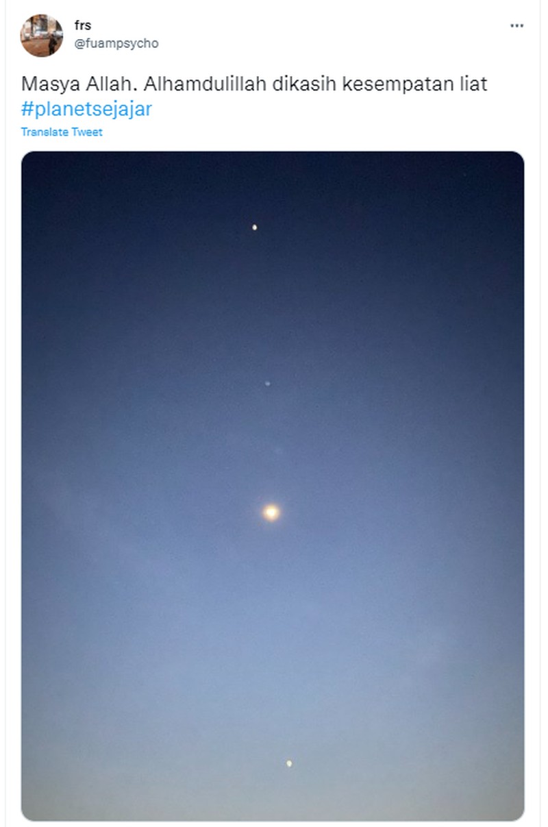 Fotoinet netizen planet sejajar