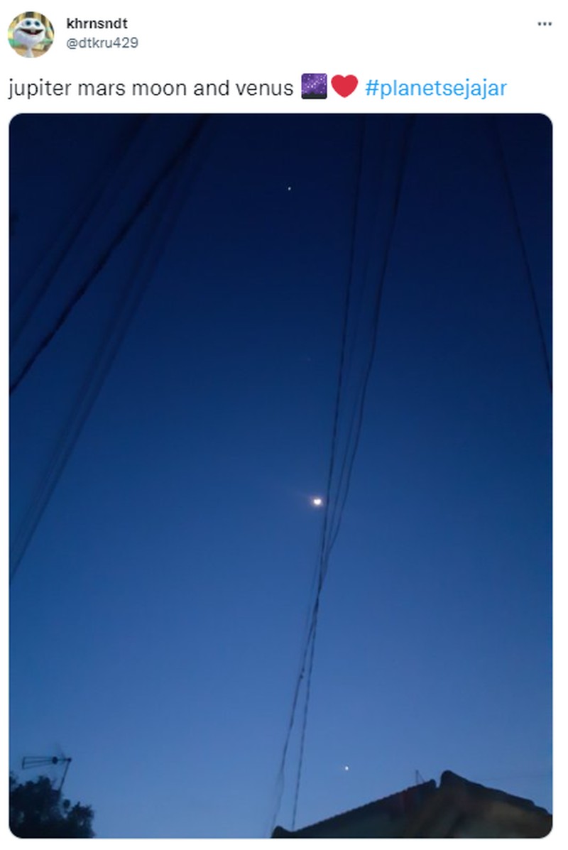 Fotoinet netizen planet sejajar