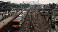 JIS yang akan diresmikan Juli mendatang ini juga masuk dalam 10 stadion termegah di dunia. JIS masuk dalam daftar ke-10 setelah Miami Freedom Park, Lusail Iconic, Bramley-Moore Dock, Camp Nou, Santiago Bernabeu, New Feyenoord, Della Roma, New San Siro, dan Grand Stade de Casablanca.