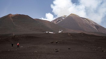 Teknologi semakin canggih, para ilmuwan di seluruh dunia pun terus berlomba-lomba menciptakan robot untuk penelitian ruang angkasa.