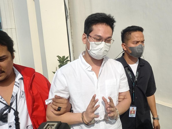 Indra Kenz di Kejari Tangerang