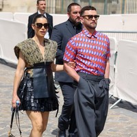 Jessica Biel dan Justin Timberlake istirahat sejenak dari kesibukan mereka sebagai orangtua dan entertainer. Melancong ke Paris, Prancis, sejoli selebriti ini menghadiri fashion show Louis Vuitton yang digelar dalam rangkain Paris Fashion Week Menswear Spring/Summer 2023, Kamis (23/6/2022).  (Foto: Getty Images/Pierre Suu)