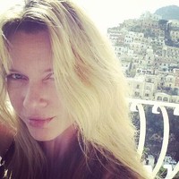 Meski menjalani hidup impian, Justine akhirnya sadar bahwa itu bukan lah yang diinginkan. Setelah memberi mantan suaminya ultimatum untuk memperbaiki pernikahan mereka, ibu lima anak tersebut diberikan surat cerai sehari setelahnya.Foto: Twitter Justine Wilson