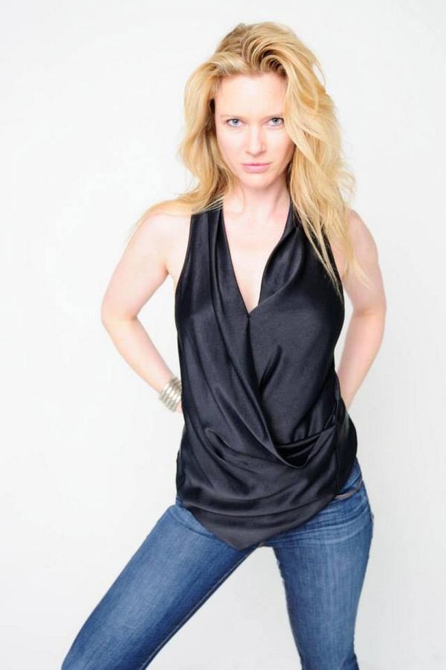 Selama delapan tahun pernikahan, Justine mengaku merasa seperti seorang pegawai daripada istri. Wanita 49 tahun itu merasa suaranya tidak didengar dan hanya seperti trophy wife. Aku hampir tidak mengenali diriku sendiri. Aku menjadi istri kebanggaan dan aku tidak bagus melakukannya. Aku tidak cukup detail untuk mempertahankan rumah agar sempurna atau jadi tuan rumah sempurna. Aku tidak lagi bisa menyembunyikan kebosanan, ujarnya.Foto: Twitter Justine Wilson