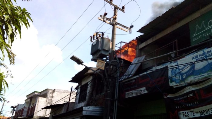 kebakaran di surabaya