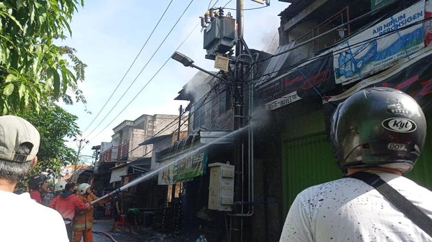 kebakaran di surabaya