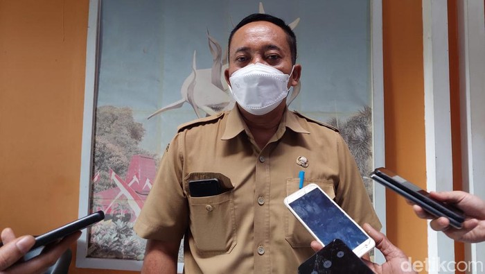 Kepala DLH Surabaya Agus Hebi Djuniantoro