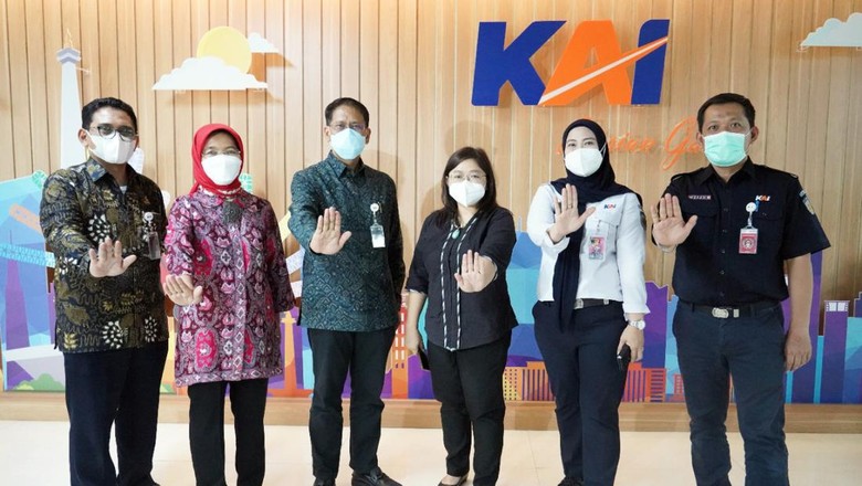 Komnas Perempuan Dukung KAI dalam Menyikapi Pelecehan Seksual di Kereta Komnas Perempuan Dukung KAI dalam Menyikapi Pelecehan Seksual di Kereta