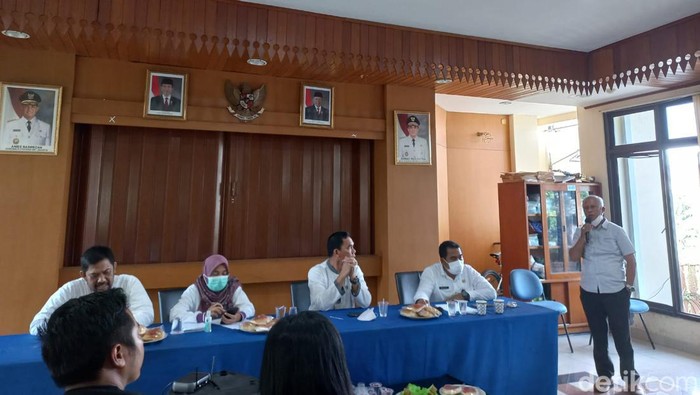 Mediasi terkait SE larangan beri makan kucing di RW di Jakbar