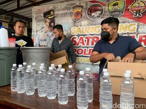Heboh, 8 Warga Karawang Tewas Usai Tenggak Miras Oplosan