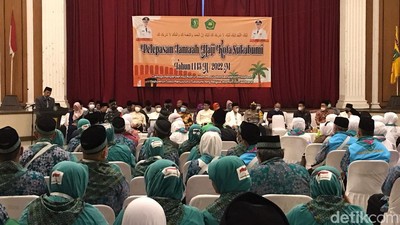 Momen Walkot Sukabumi Antar 125 Calhaj
