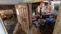 Badan Penanggulangan Bencana Daerah (BPBD) Kabupaten Bogor melaporkan sebanyak 602 Kepala Keluarga (KK) atau 2.407 jiwa terdampak banjir bandang yang disebabkan meluapnya Sungai Cisarua.  
