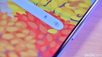 Poco membuat bezel layarnya hanya 2,67 mm. Itu termasuk yang tipis di Industri saat ini. Foto: Adi Fida Rahman/detikINET