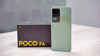 Poco F4 pakai Snapdragon 870, layarnya E4 AMOLED 6,67 inch FHD+ dan refresh rate 120Hz, mendukung Dolby Vision. Kamera utama 64MP, kamera ultrawide 8MP dan kamera makro 2MP. Harganya Rp 5,199 juta (6GB/128GB) dan Rp 5,699 juta (8GB/256GB). Foto: Adi Fida Rahman/detikINET