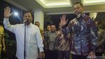 Potret Hangat Pertemuan Prabowo dan AHY di Kertanegara