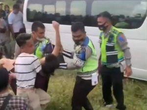 Kronologi Tabrakan Maut Kereta Api vs Bus Travel di Sergai