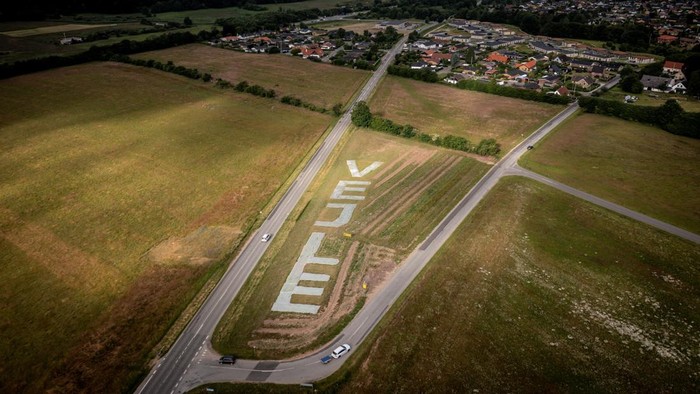Land art is seen from a drone along the route of the 3rd. stage of the Tour de France, in Jutland, Denmark, June 23, 2022. Mads Claus Rasmussen/Ritzau Scanpix/via REUTERS    ATTENTION EDITORS - THIS IMAGE WAS PROVIDED BY A THIRD PARTY. DENMARK OUT. NO COMMERCIAL OR EDITORIAL SALES IN DENMARK.