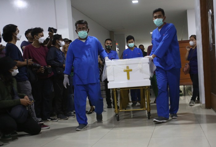Rima Melati Suasana di rumah duka tempat Rima Melati disemayamkan di RSPAD Gatot Subroto.