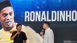 Ronaldinho Rupanya Sering Dapat Cerita soal Sepakbola Indonesia