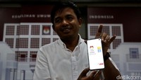 Lebih lanjut, Idham mengatakan KPU memastikan data peserta pemilu aman. Dia menyebut pihaknya telah berkoordinasi dengan Badan Siber dan Sandi Negara (BSSN) dan polisi untuk menjamin keamanan data.