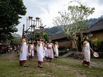 Keseruan 1 Menit Menjajal Ayunan Jantra di Mengwi