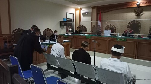 Suasana sidang dugaan suap DID Kabupaten Tabanan dengan terdakwa I Dewa Nyoman Wiratmaja pada Kamis (23/6/2022)