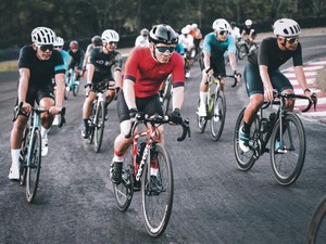 Jelang HUT Bhayangkara, Tim Presisi Khatulistiwa Gowes Jakarta-Semarang 24 Jam
