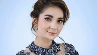 Umi Kulsum yang ini merupakan salah satu bintang FTV. (Foto: dok. Instagram @umi.klsum) 