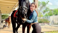 Tapi Umi Kulsum tak mempermasalahkan hal tersebut. (Foto: dok. Instagram @umi.klsum)