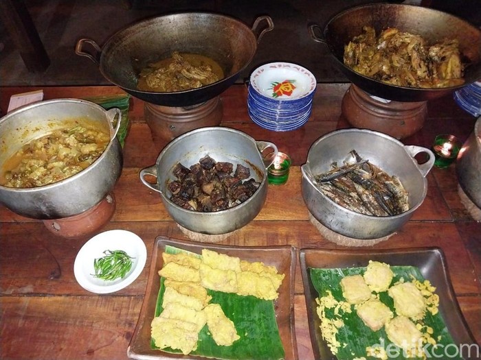 Warung Luweng Pedas