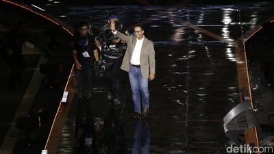 Momen Anies Hadiri Malam Puncak HUT Jakarta