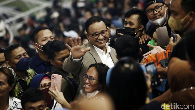 Anies Hadiri Malam Puncak HUT Jakarta Gubernur DKI Jakarta Anies Baswedan hadir langsung dalam perayaan malam puncak HUT ke-495 Jakarta di Jakarta International Stadium. Anies juga sempat menyapa warga.
