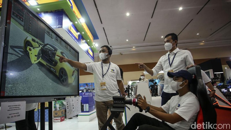 Pameran Indocomtech kembali digelar di JCC, Jakarta, Sabtu (25/6/2022). Pameran perangkat teknologi ini menawarkan banyak diskon dan promo menarik.