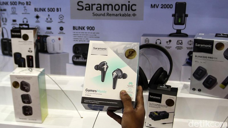 Pameran Indocomtech kembali digelar di JCC, Jakarta, Sabtu (25/6/2022). Pameran perangkat teknologi ini menawarkan banyak diskon dan promo menarik.