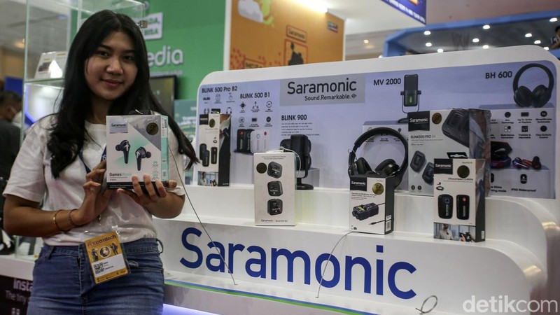 Pameran Indocomtech kembali digelar di JCC, Jakarta, Sabtu (25/6/2022). Pameran perangkat teknologi ini menawarkan banyak diskon dan promo menarik.